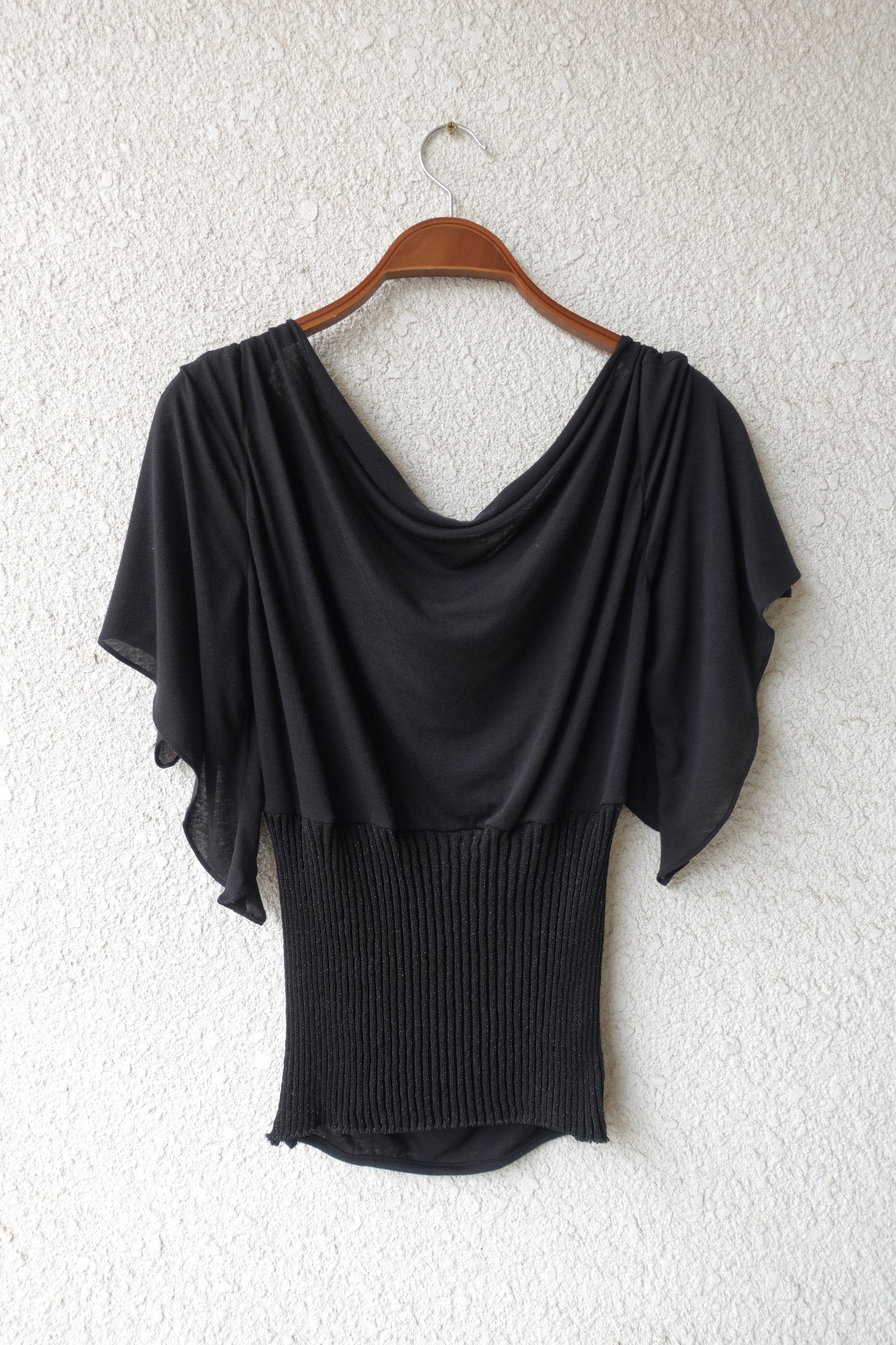 RIB 005 'Dancing Sleeves Back knit Jersey Top'